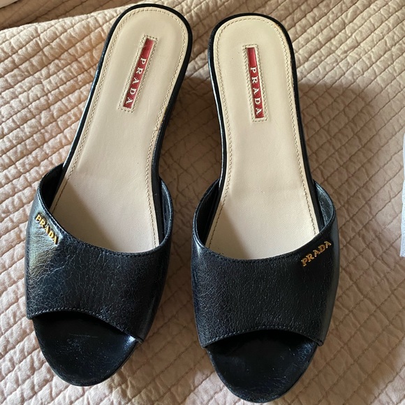 Woman Prada shoes - Picture 2 of 2